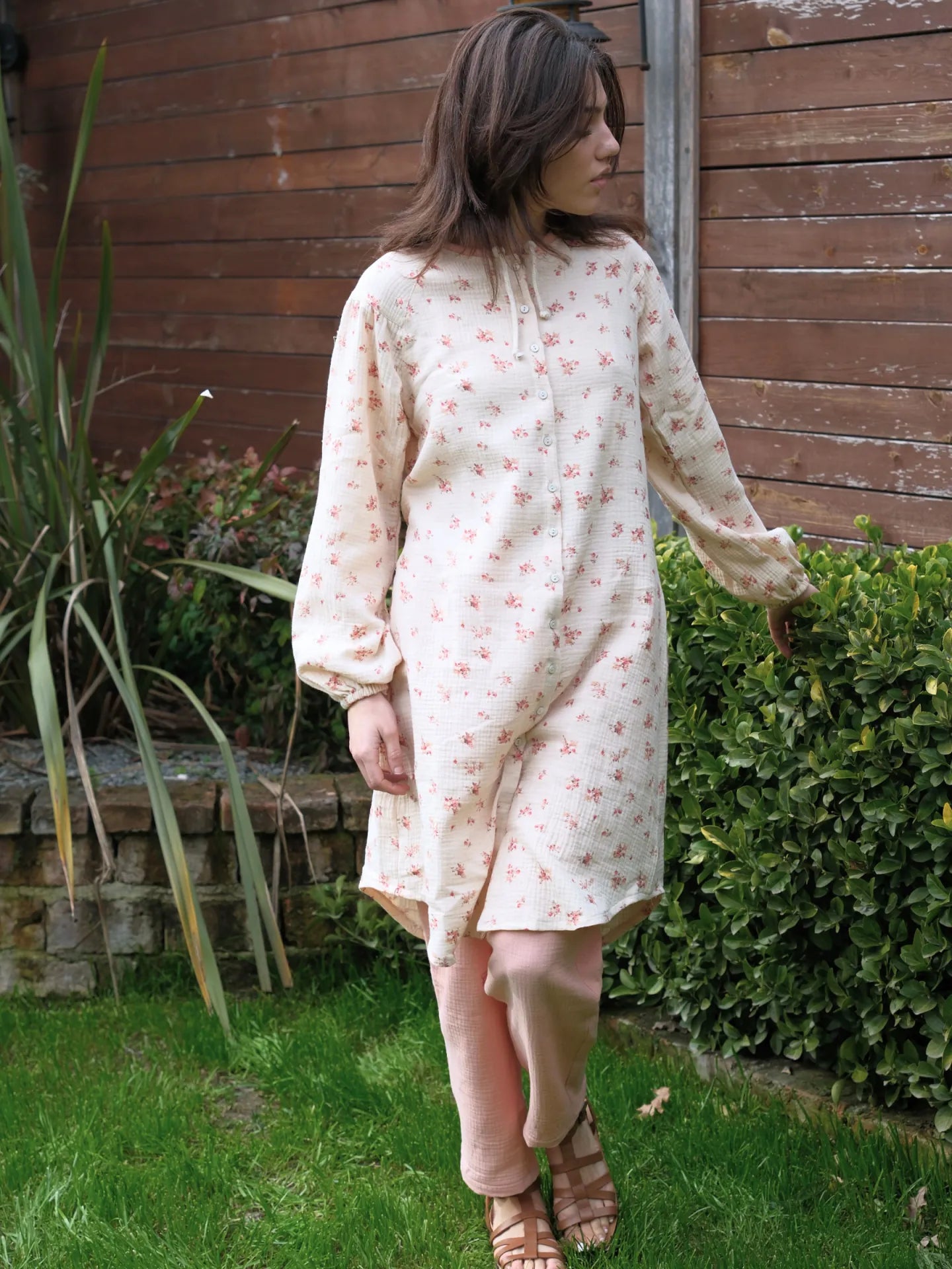 Çiçek Desenli Pamuklu Müslin Tunik Pembe