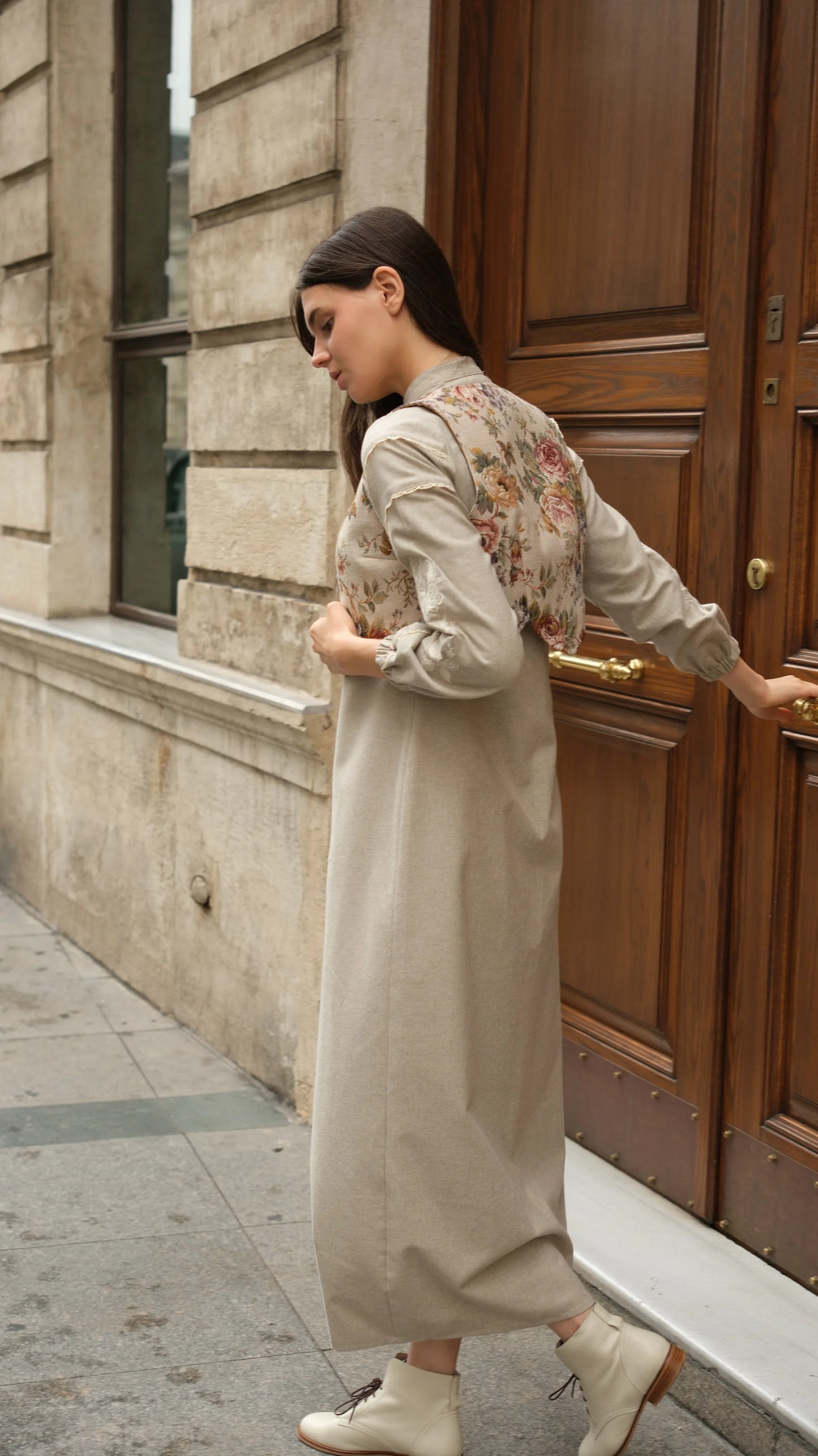 Lavinya Elbise + Goblen Yelekli Takım Bej