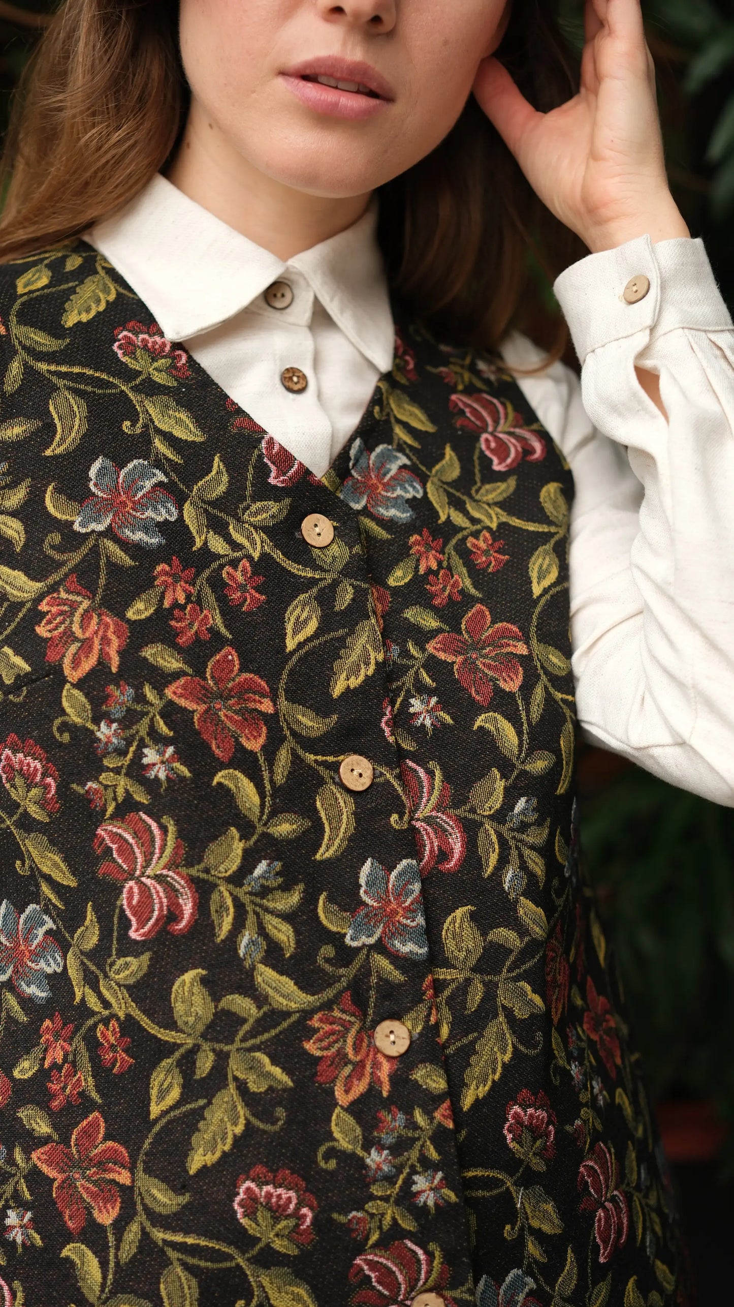 Çiçek Desenli Goblen Uzun Yelek