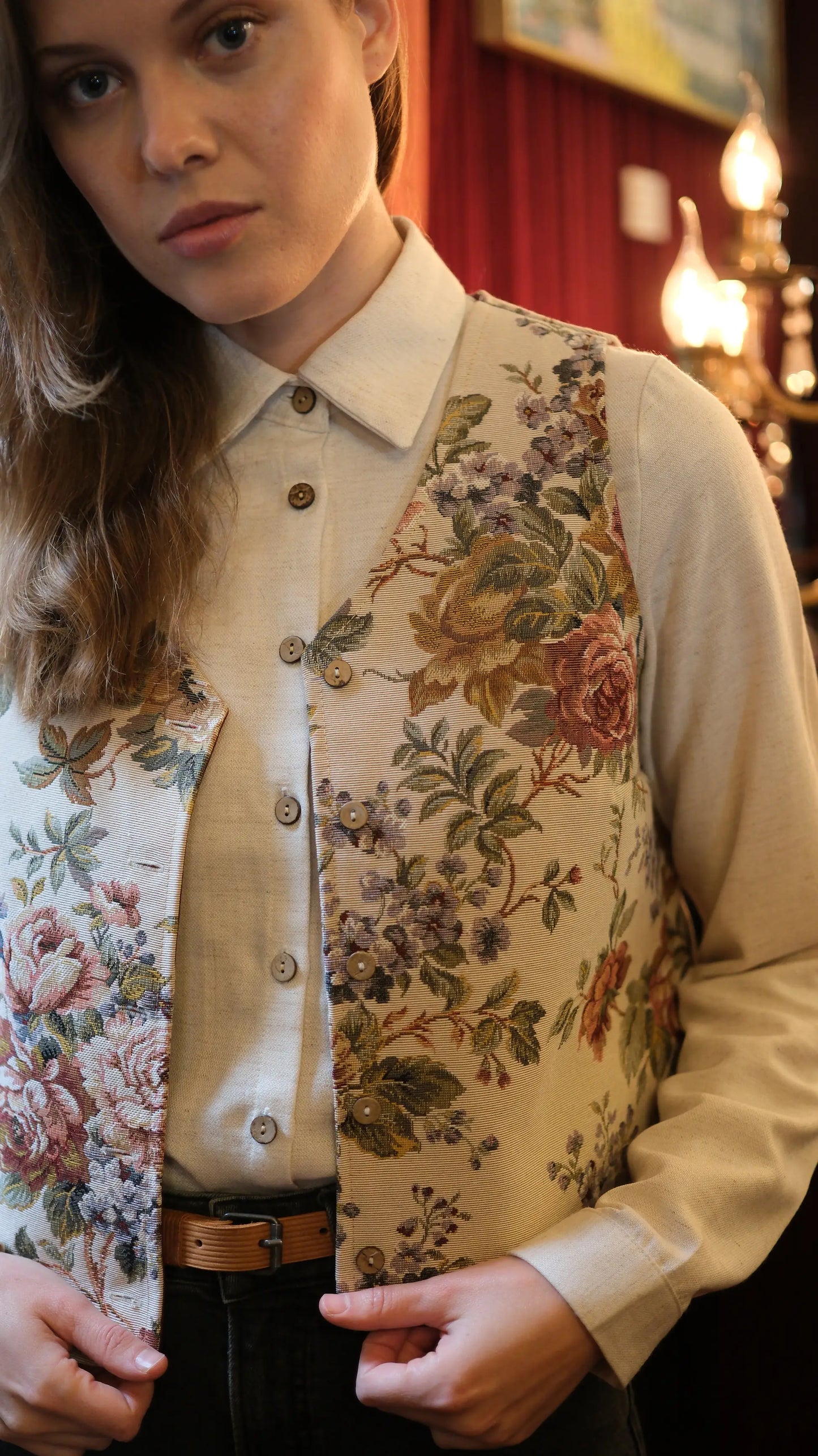 Güllü Goblen Yelek