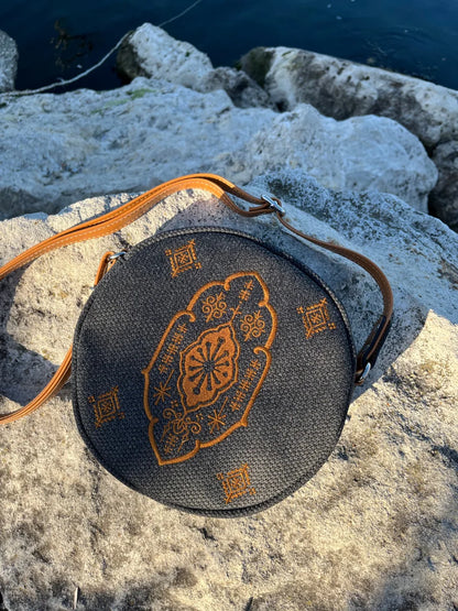 Anadolu Nakışlı Yuvarlak Koyu Antrasit Çanta