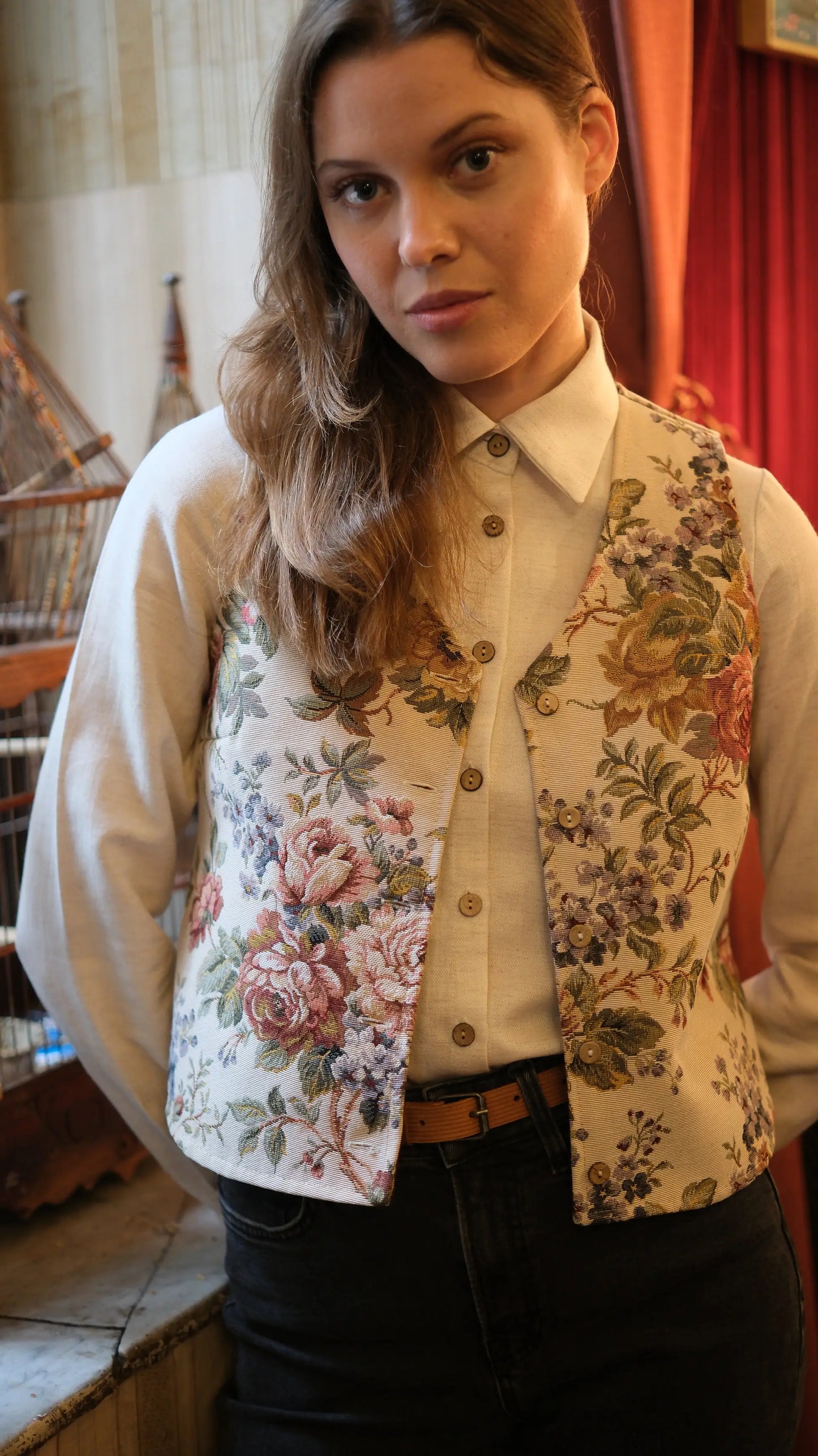 Güllü Goblen Yelek