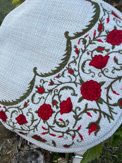 Lalezar Nakışlı Yuvarlak Krem Çanta