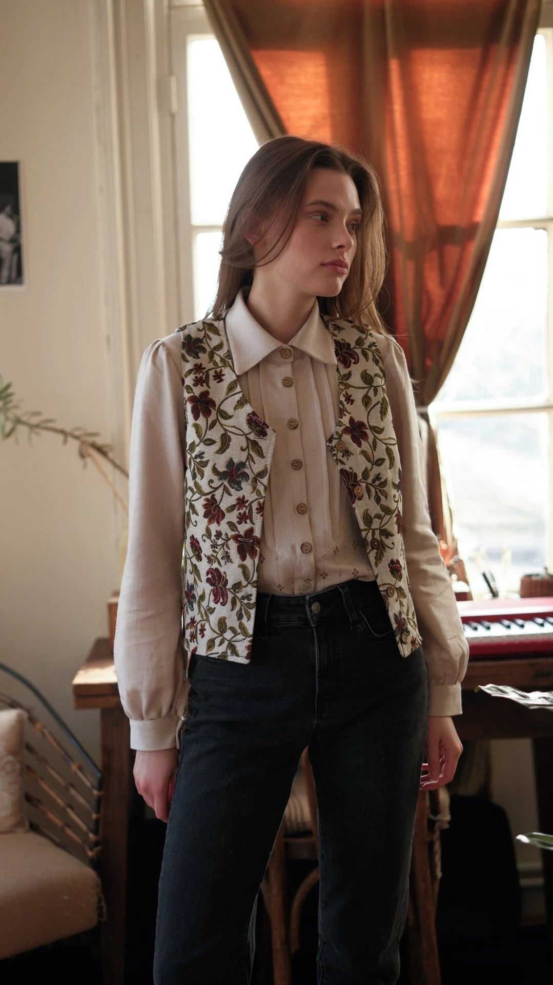 Çiçek Desen Goblen Yelek Krem