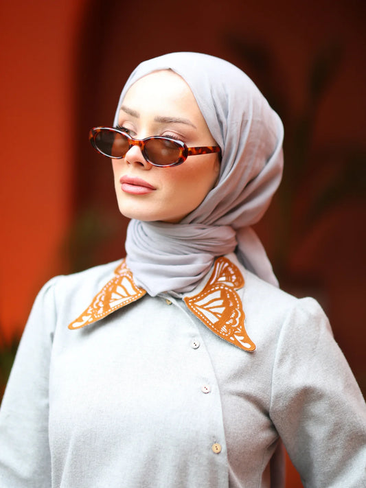 Kelebek Yaka Elbise Gri