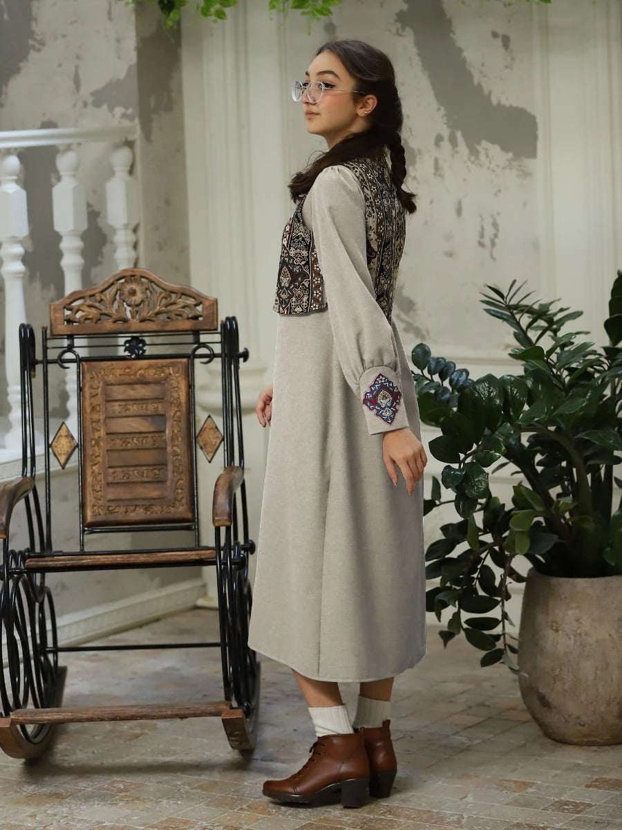 Goblen Yelekli Takım Bej