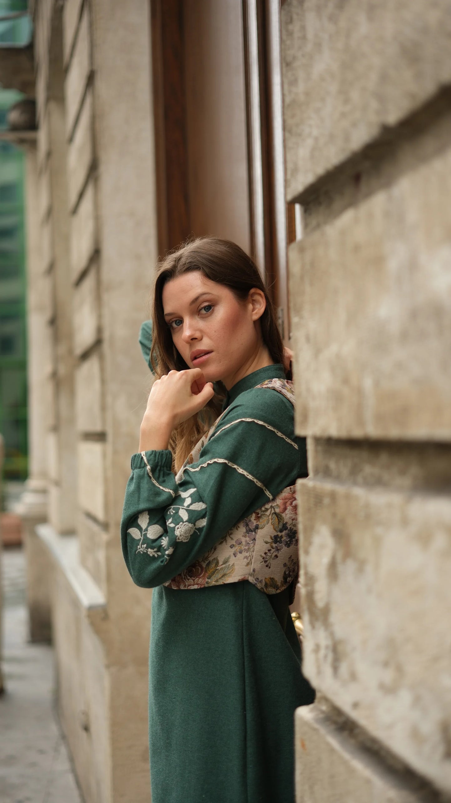 Lavinya Elbise + Goblen Yelekli Takım Petrol